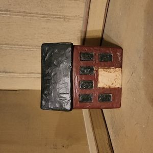 Primitive House Accent